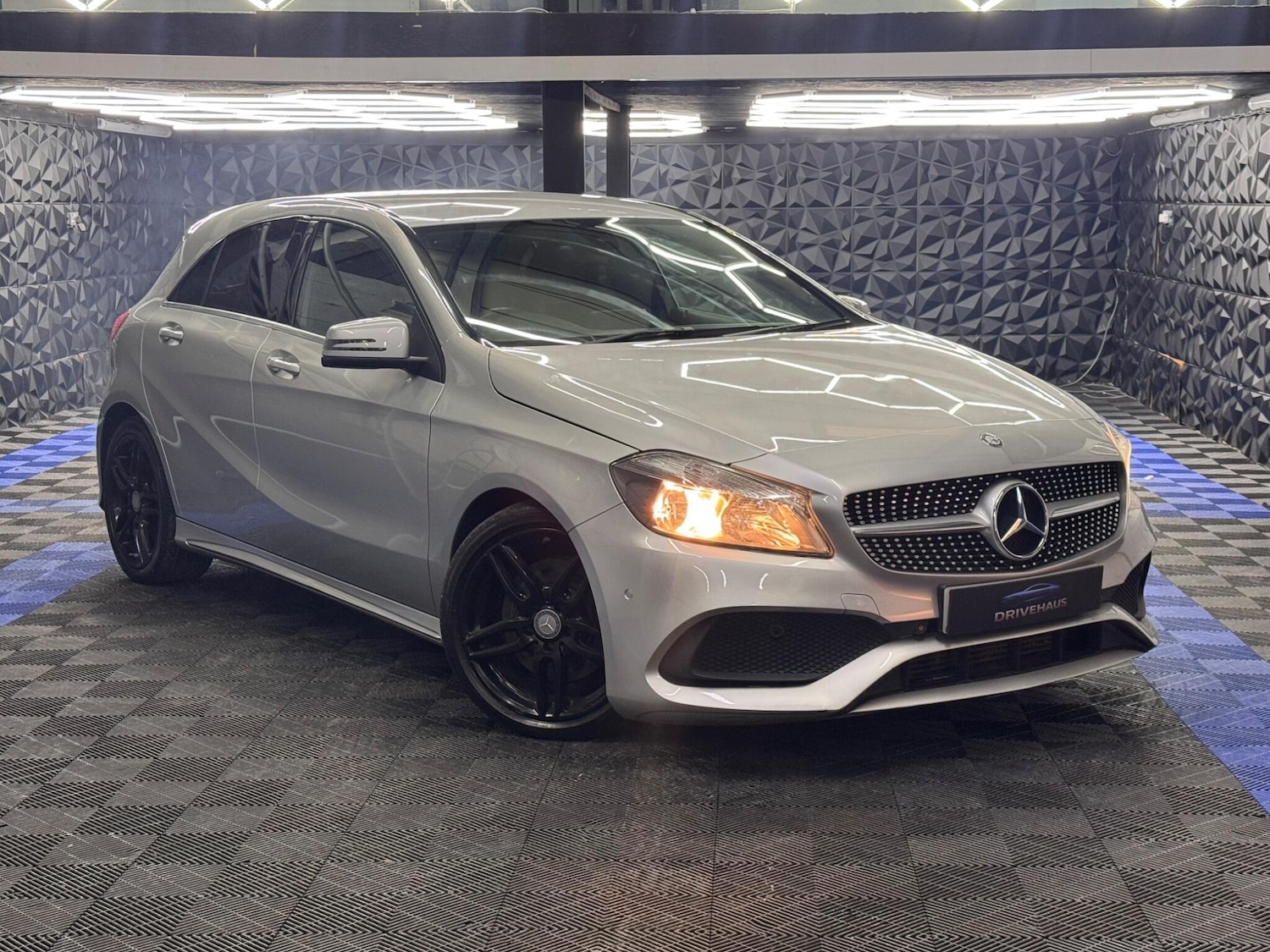 Used Mercedes-Benz A-Class 2016 for sale - 77645783: Photo 4