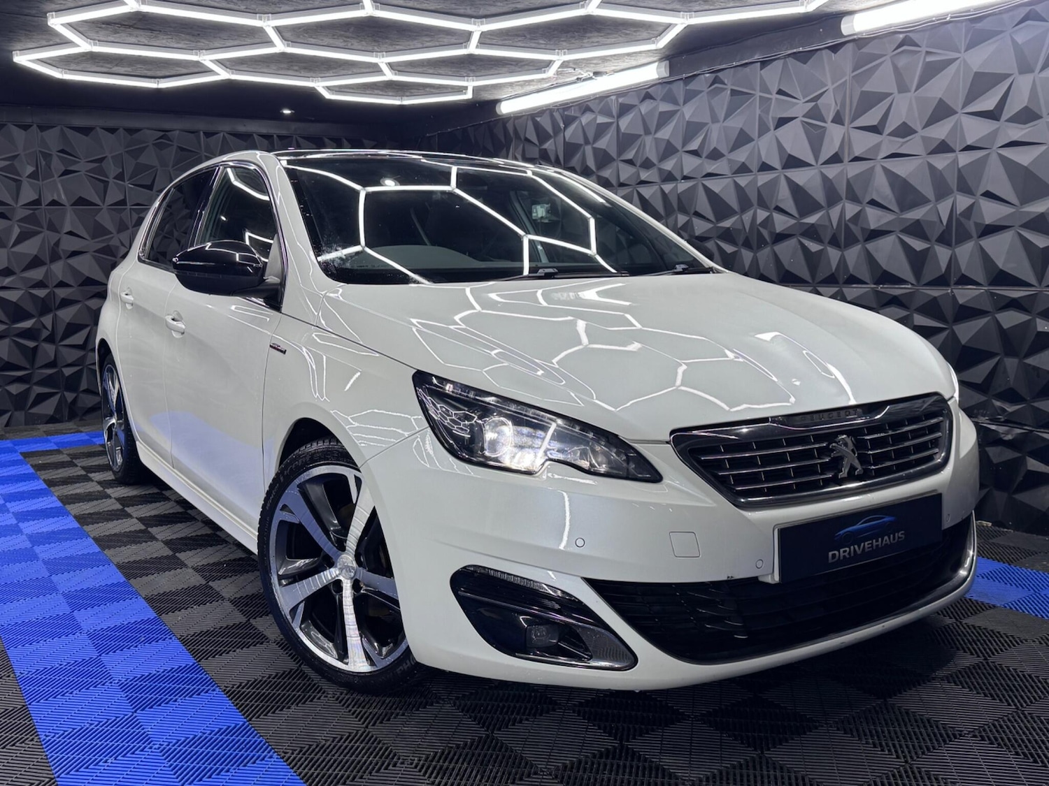 Used Peugeot 308 2017 for sale - 76377227: Photo 1