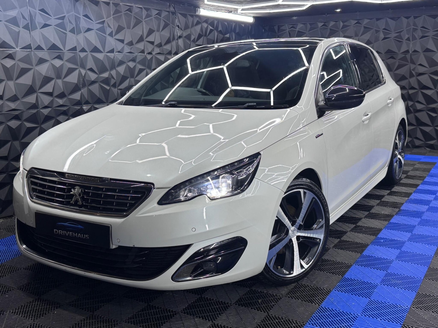 Used Peugeot 308 2017 for sale - 76377227: Photo 10