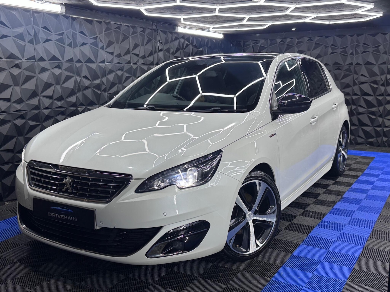 Used Peugeot 308 2017 for sale - 76377227: Photo 11