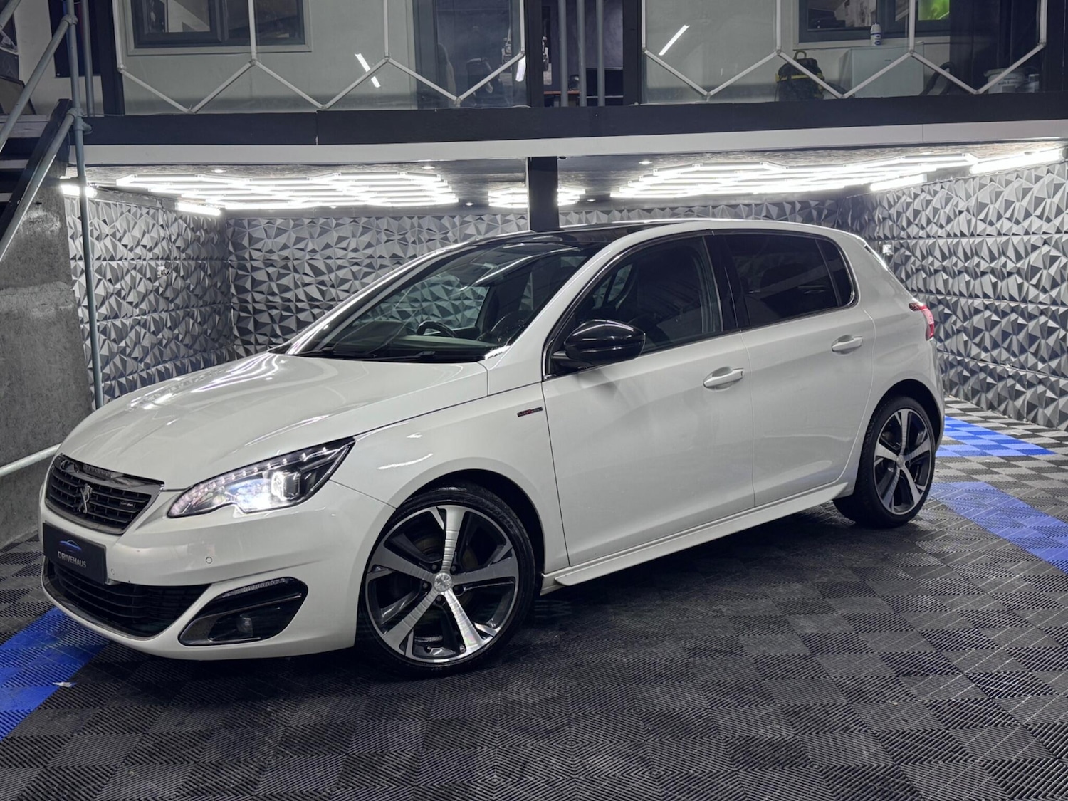 Used Peugeot 308 2017 for sale - 76377227: Photo 13