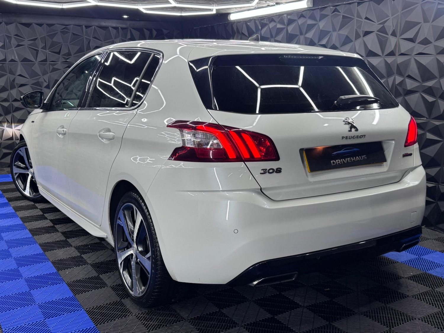 Used Peugeot 308 2017 for sale - 76377227: Photo 16