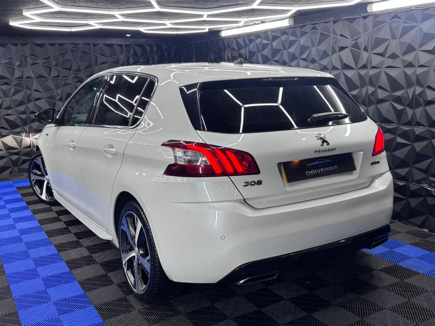Used Peugeot 308 2017 for sale - 76377227: Photo 17