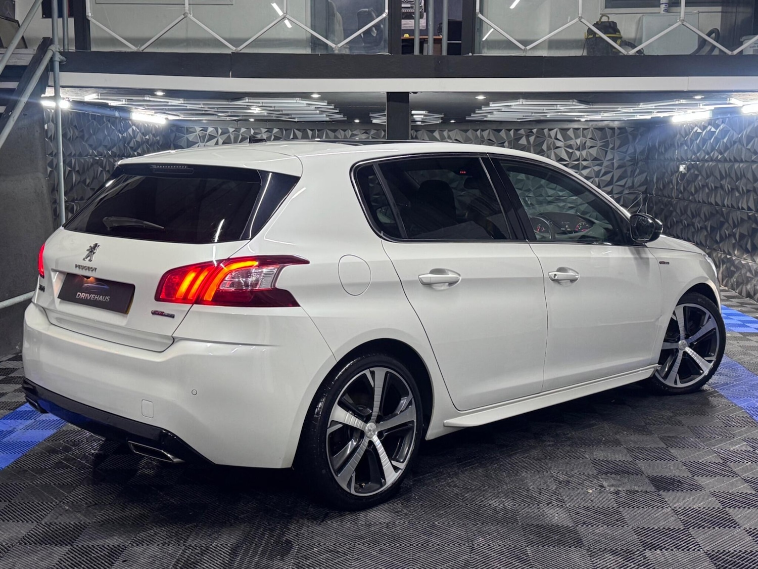 Used Peugeot 308 2017 for sale - 76377227: Photo 26