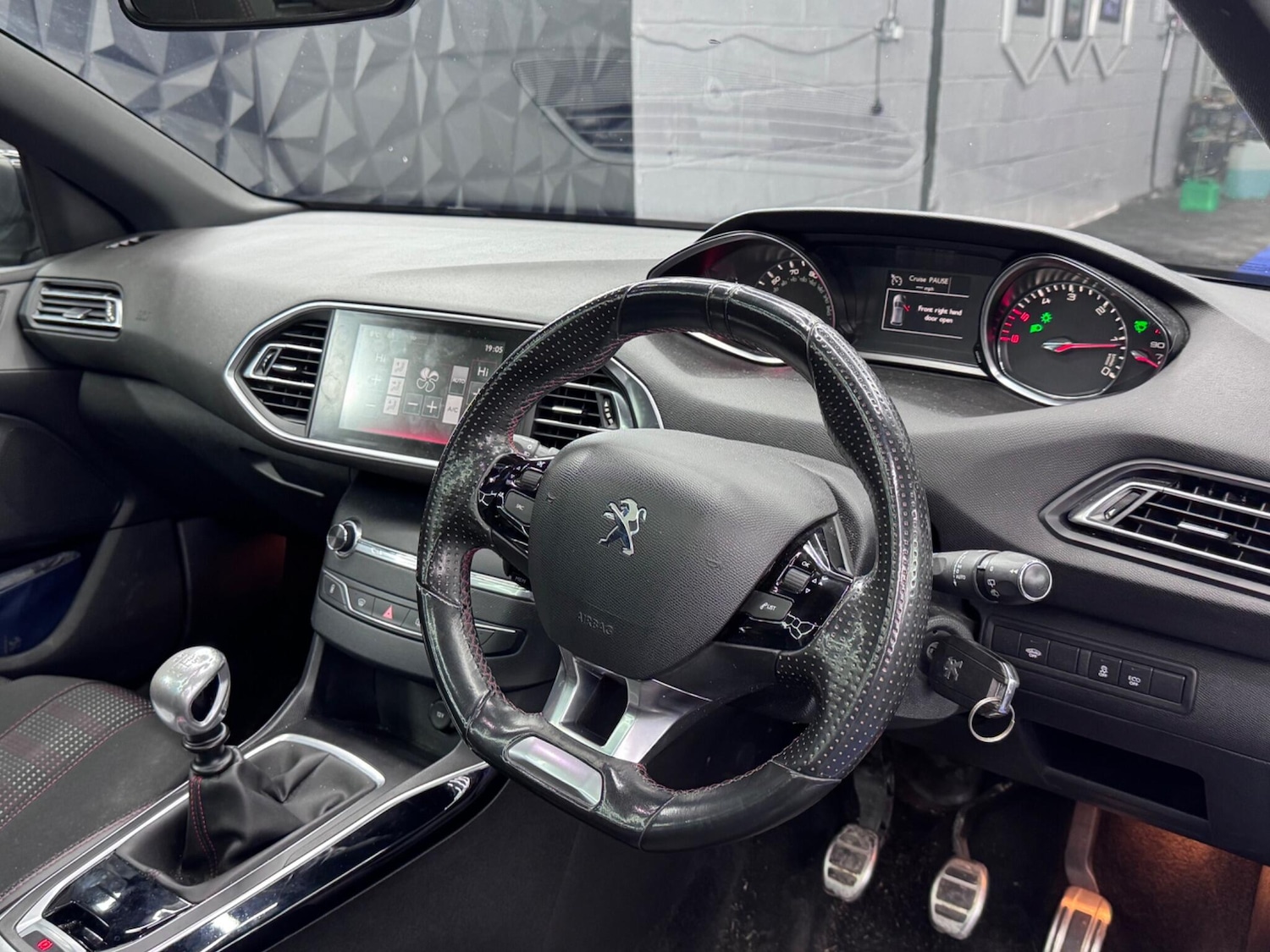 Used Peugeot 308 2017 for sale - 76377227: Photo 27