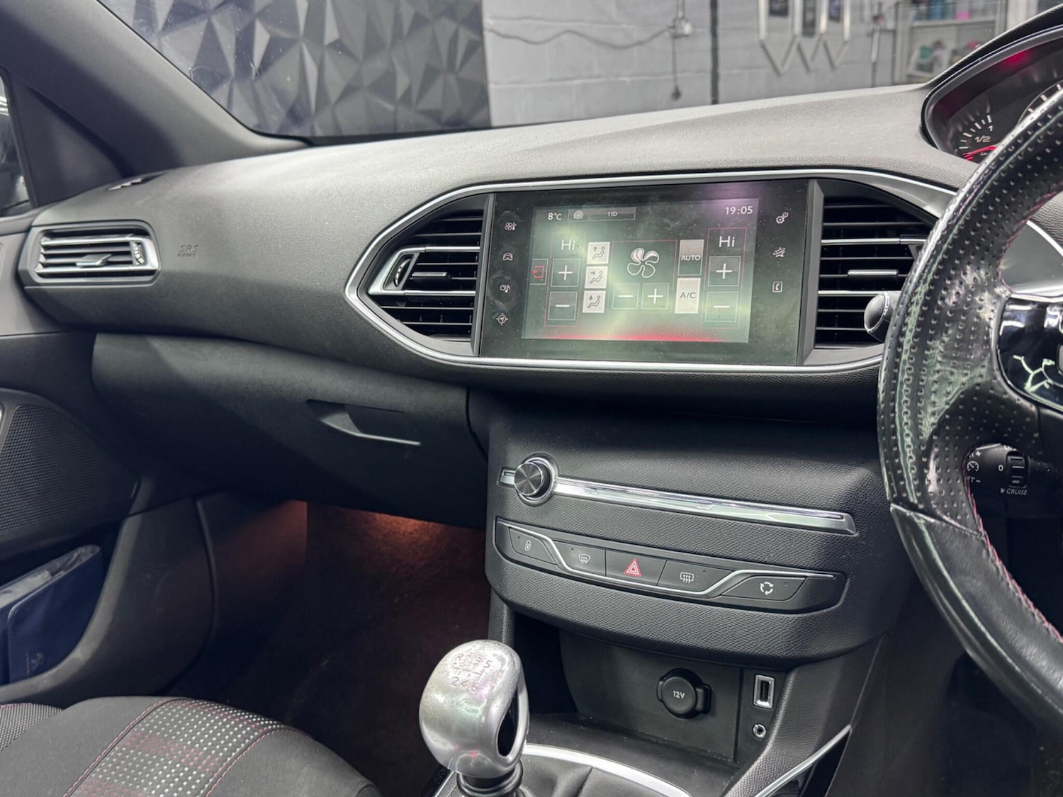 Used Peugeot 308 2017 for sale - 76377227: Photo 28