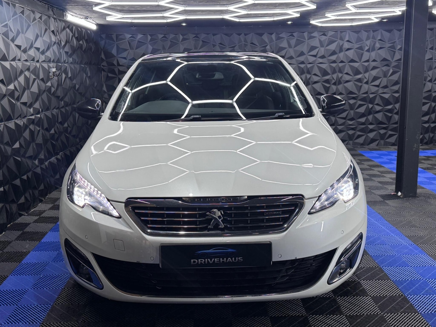 Used Peugeot 308 2017 for sale - 76377227: Photo 3