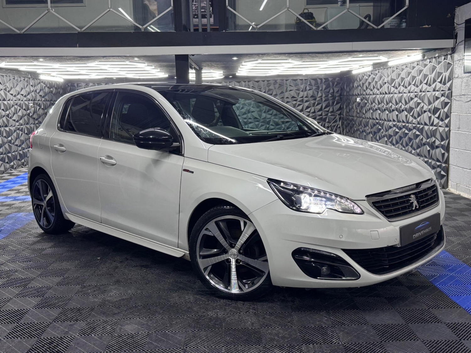 Used Peugeot 308 2017 for sale - 76377227: Photo 6