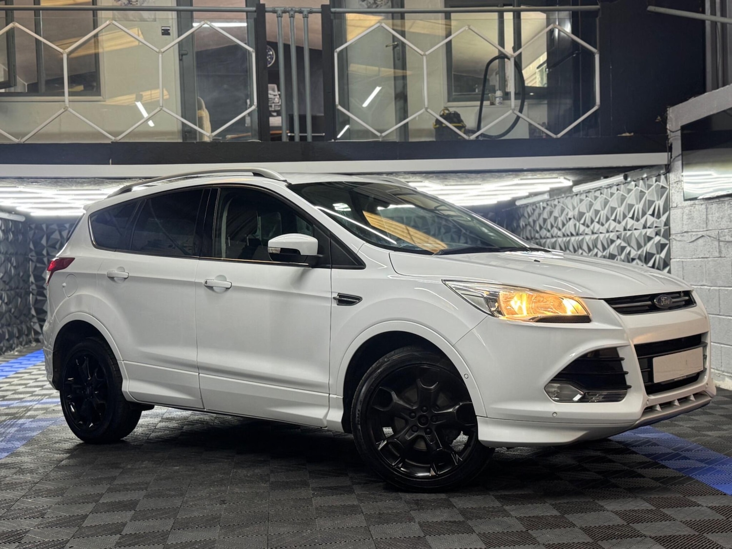 Used Ford Kuga 2016 for sale - 76472211: Photo 4
