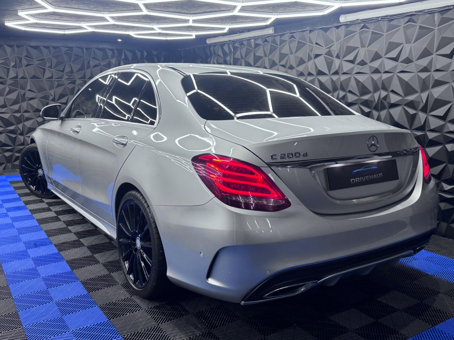 Used Mercedes-Benz C Class 2016 for sale - 76688634: Photo 4