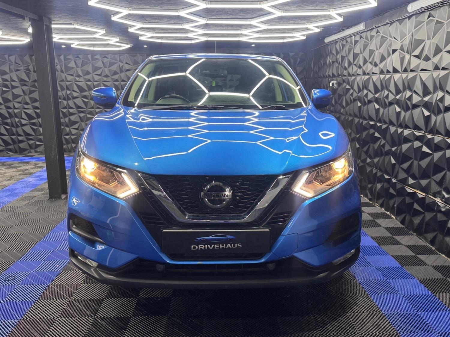 Used Nissan Qashqai 2018 for sale - 77130639: Photo 2