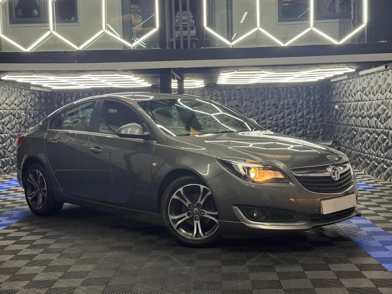 Used Vauxhall Insignia 2016 for sale - 76995693: Photo 5