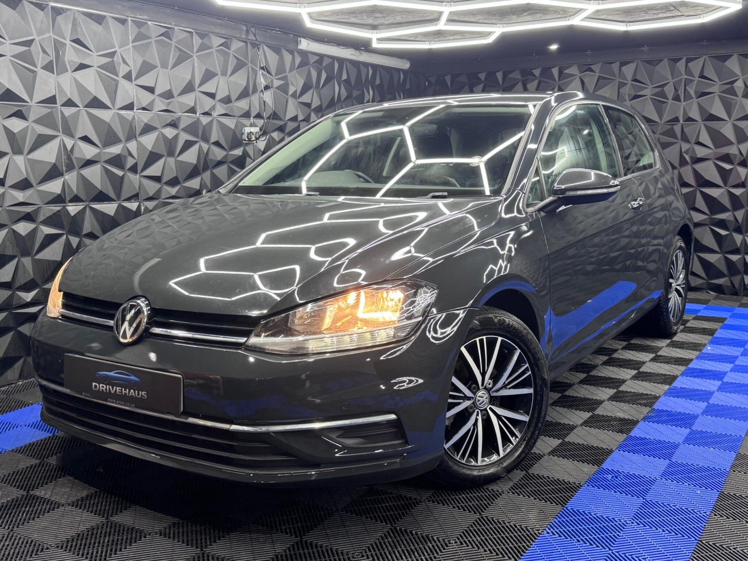 Used Volkswagen Golf 2017 for sale - 76607868: Photo 10