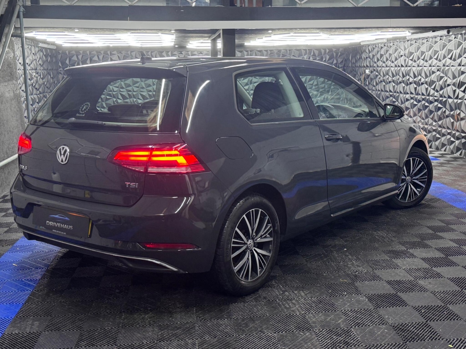 Used Volkswagen Golf 2017 for sale - 76607868: Photo 18
