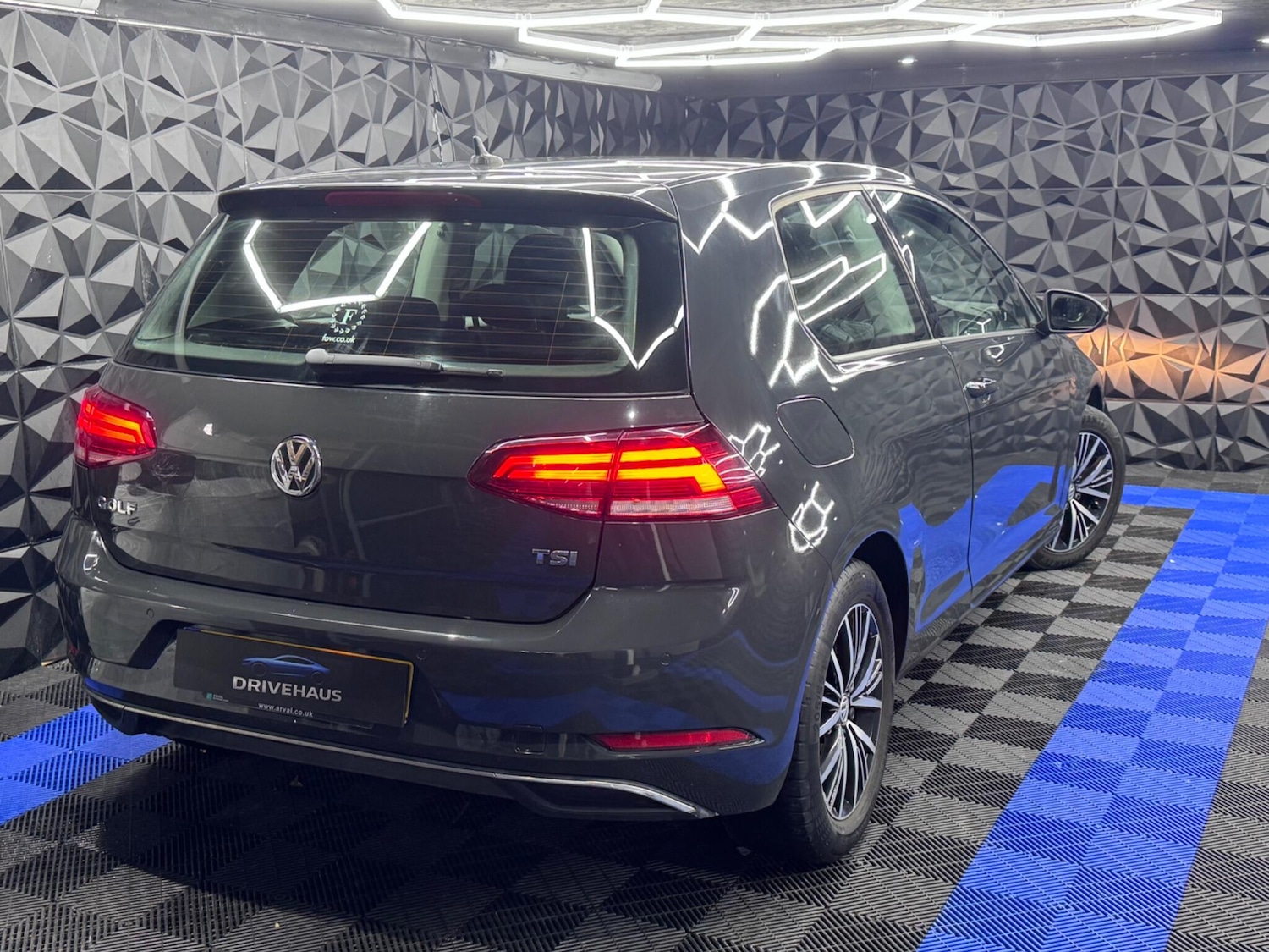 Used Volkswagen Golf 2017 for sale - 76607868: Photo 20