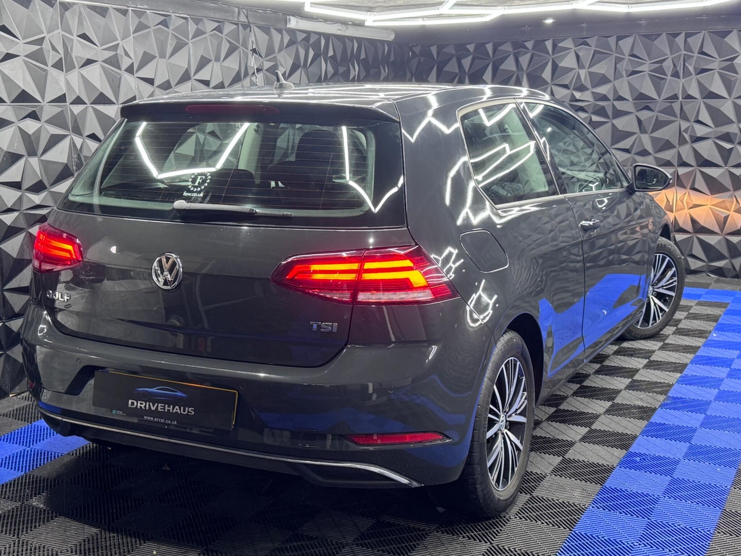 Used Volkswagen Golf 2017 for sale - 76607868: Photo 21