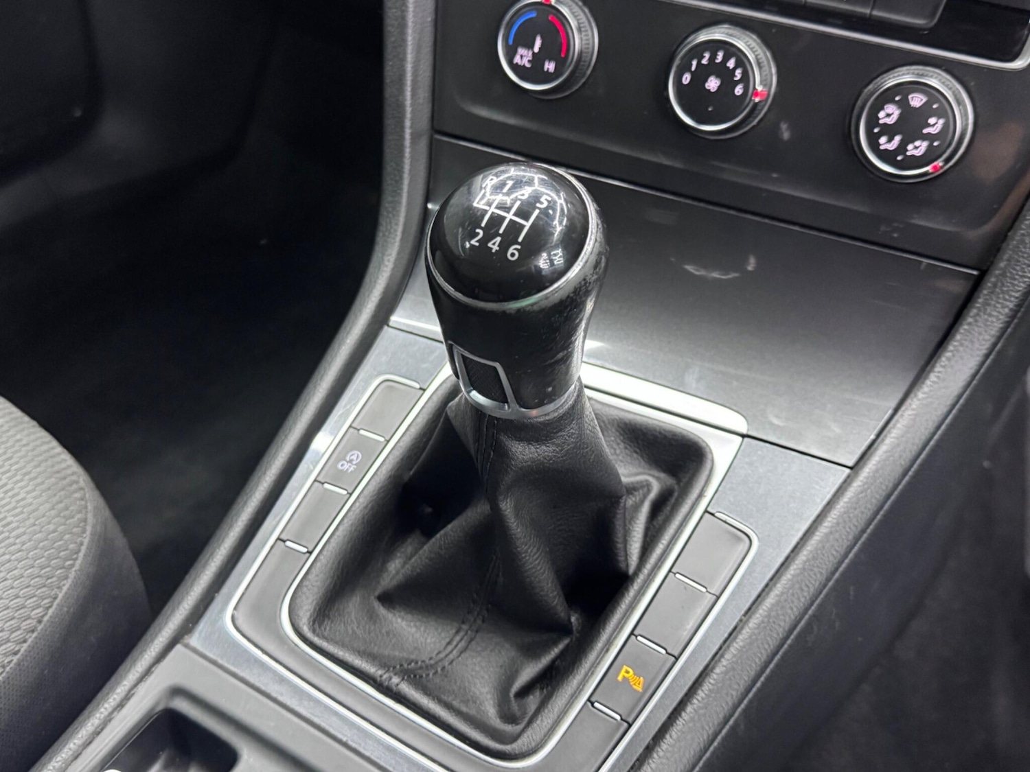 Used Volkswagen Golf 2017 for sale - 76607868: Photo 23