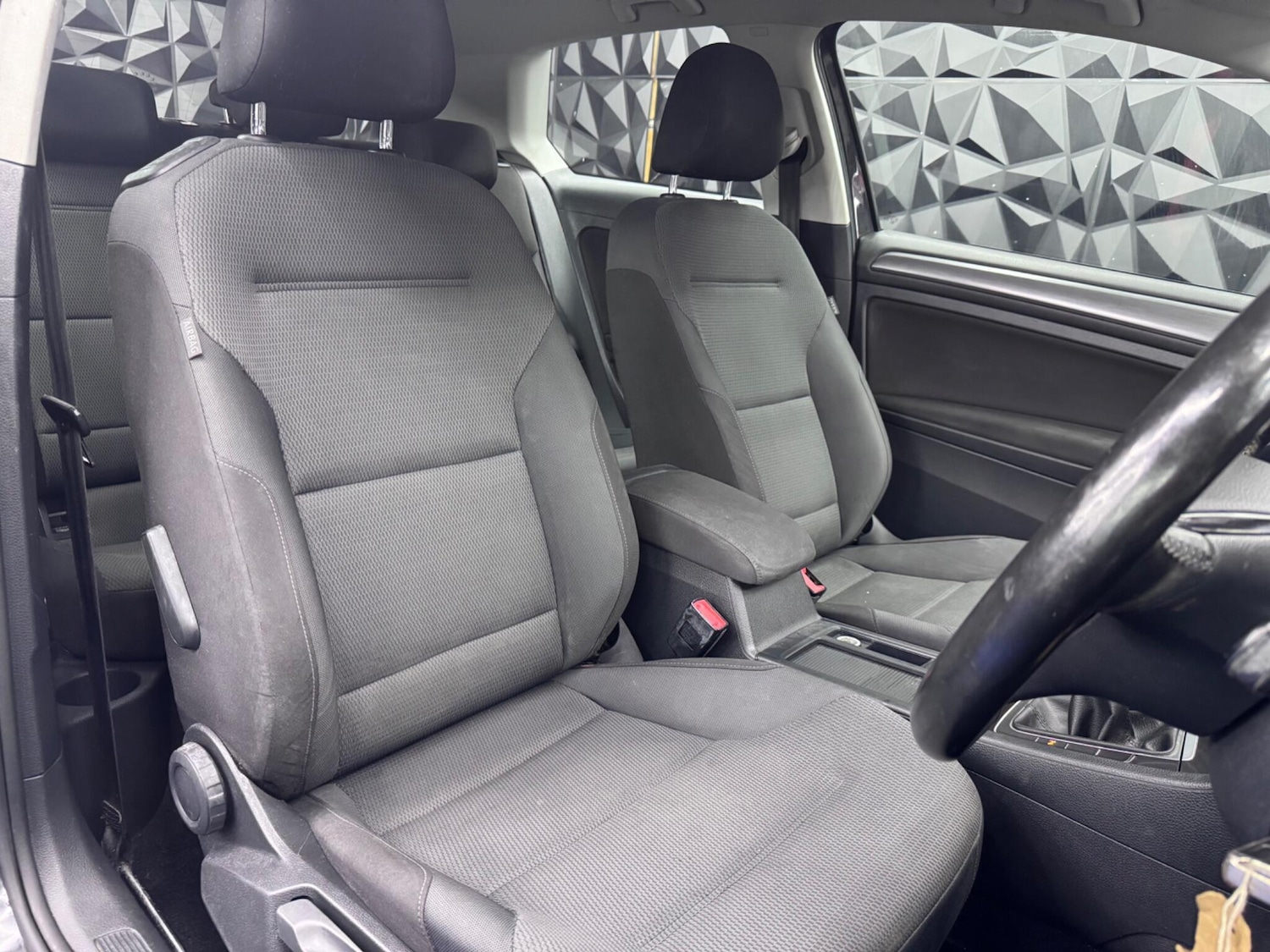 Used Volkswagen Golf 2017 for sale - 76607868: Photo 24