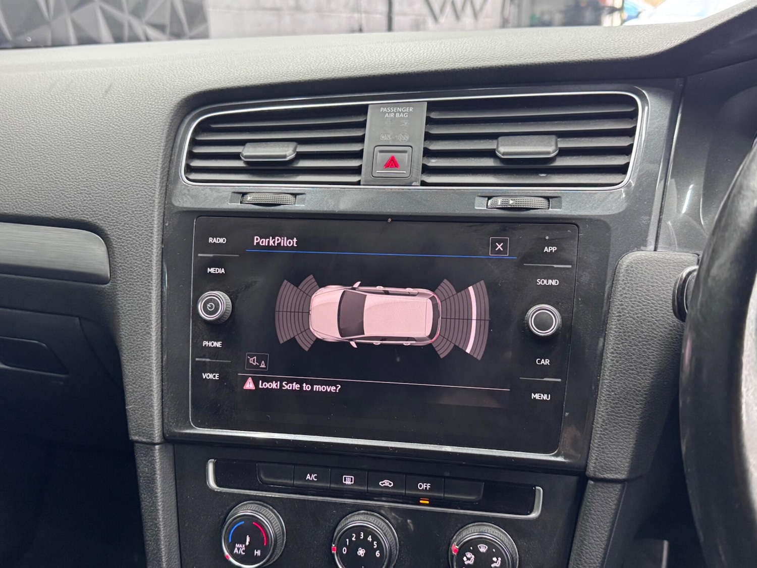 Used Volkswagen Golf 2017 for sale - 76607868: Photo 29