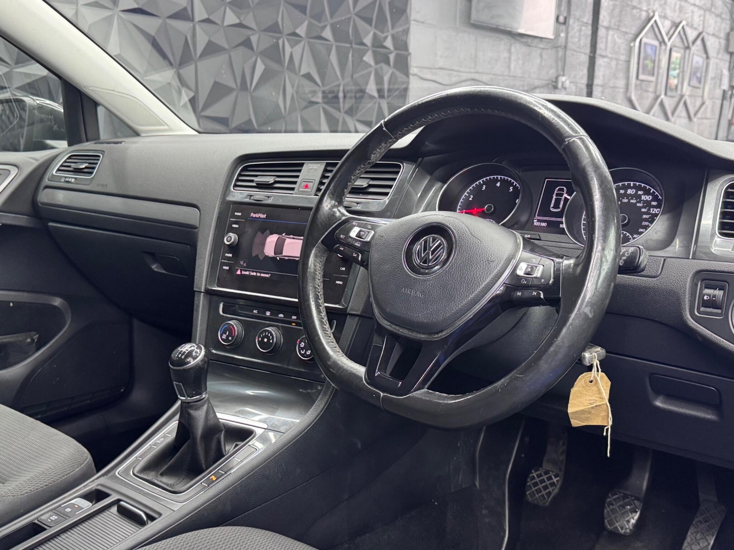 Used Volkswagen Golf 2017 for sale - 76607868: Photo 31
