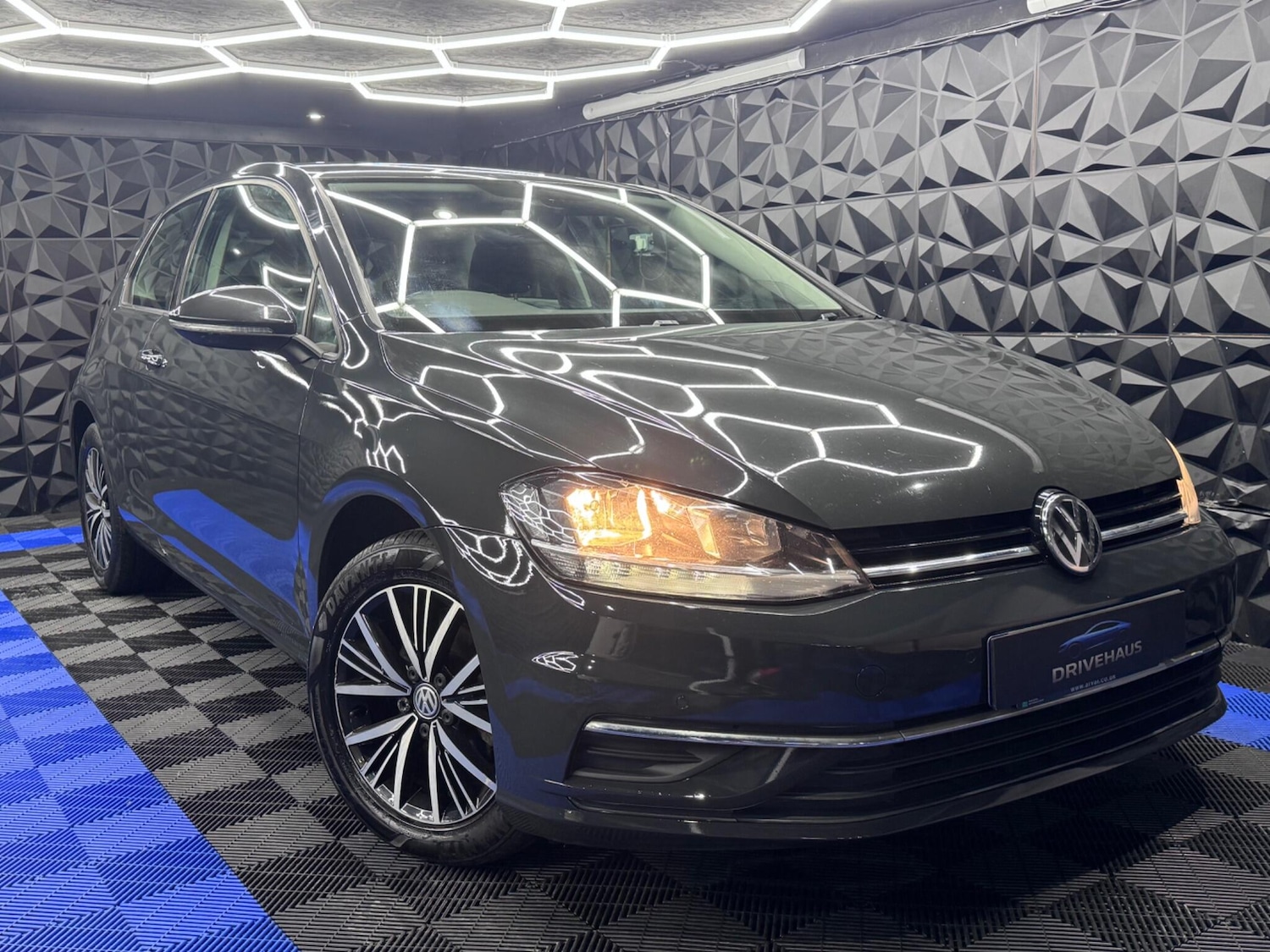 Used Volkswagen Golf 2017 for sale - 76607868: Photo 5