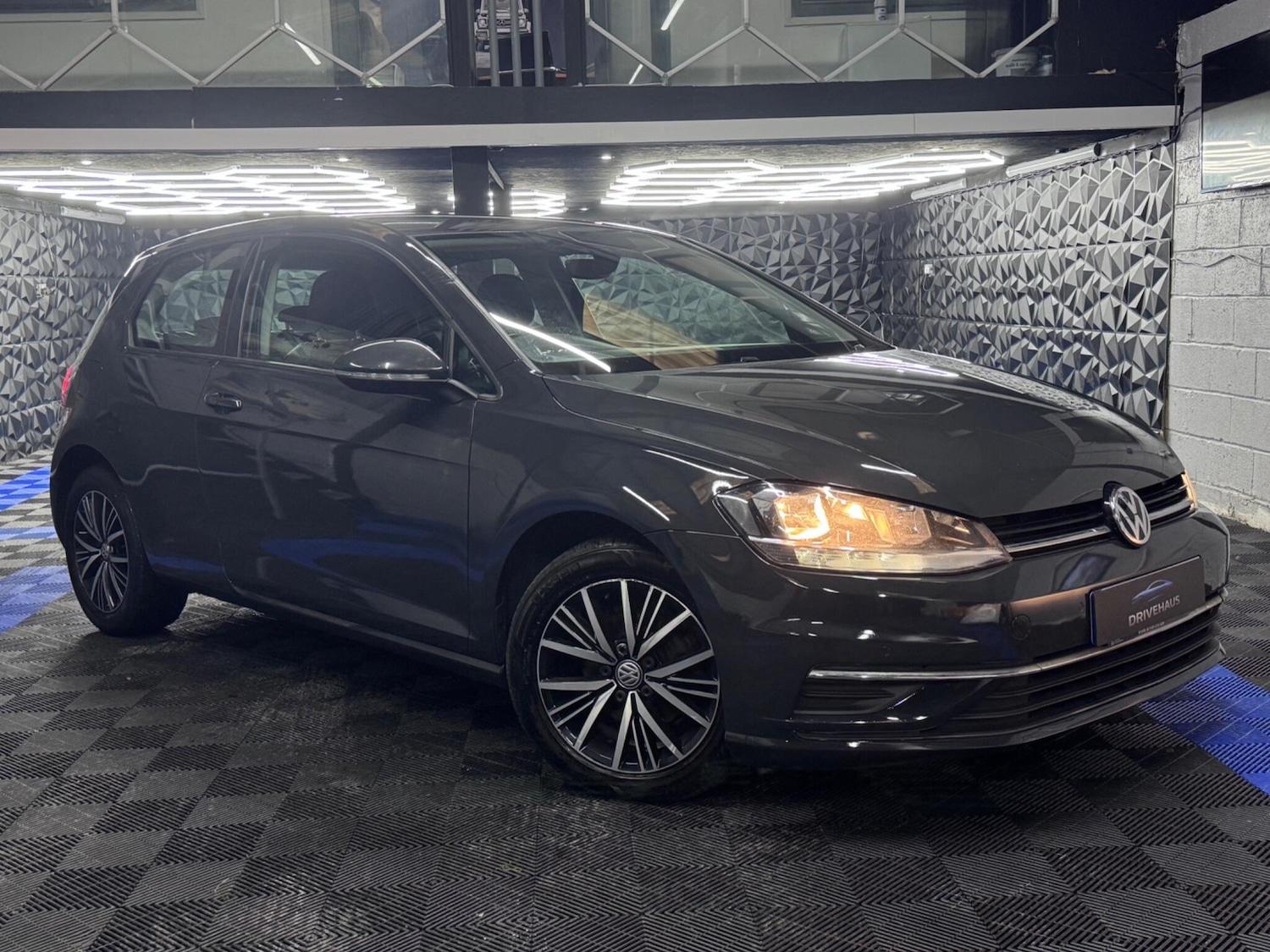 Used Volkswagen Golf 2017 for sale - 76607868: Photo 7