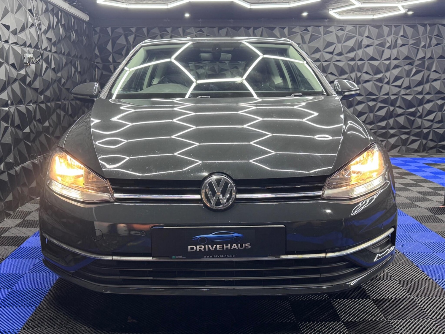 Used Volkswagen Golf 2017 for sale - 76607868: Photo 8