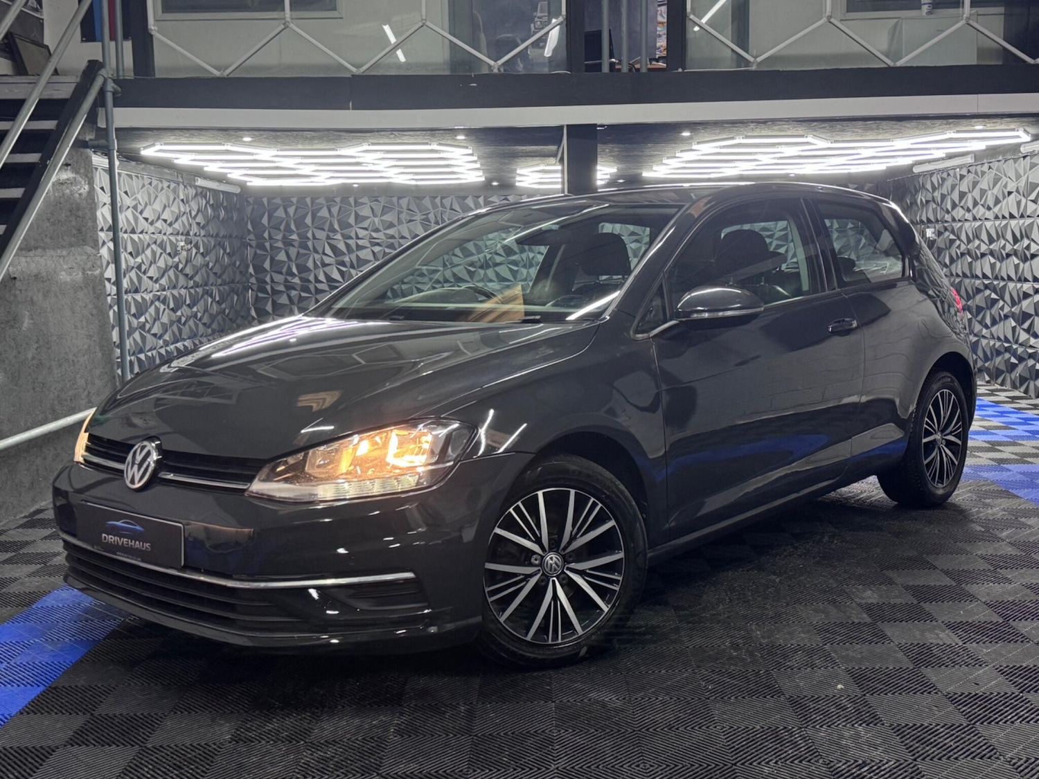 Used Volkswagen Golf 2017 for sale - 76607868: Photo 9