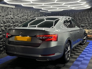 Used Skoda Superb 2018 for sale - 75493247: Photo