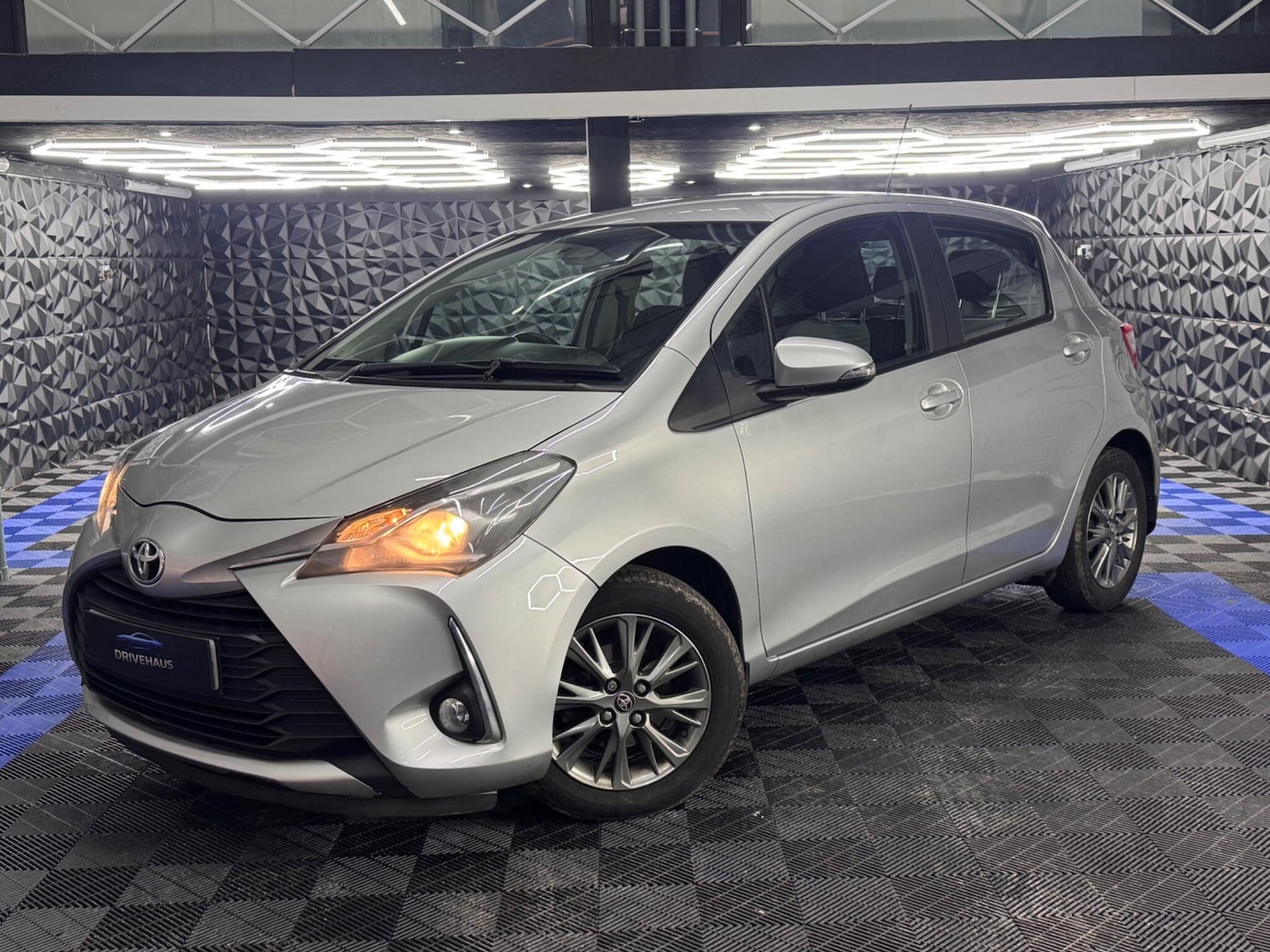 Used Toyota Yaris 2018 for sale - 77130640: Photo 12