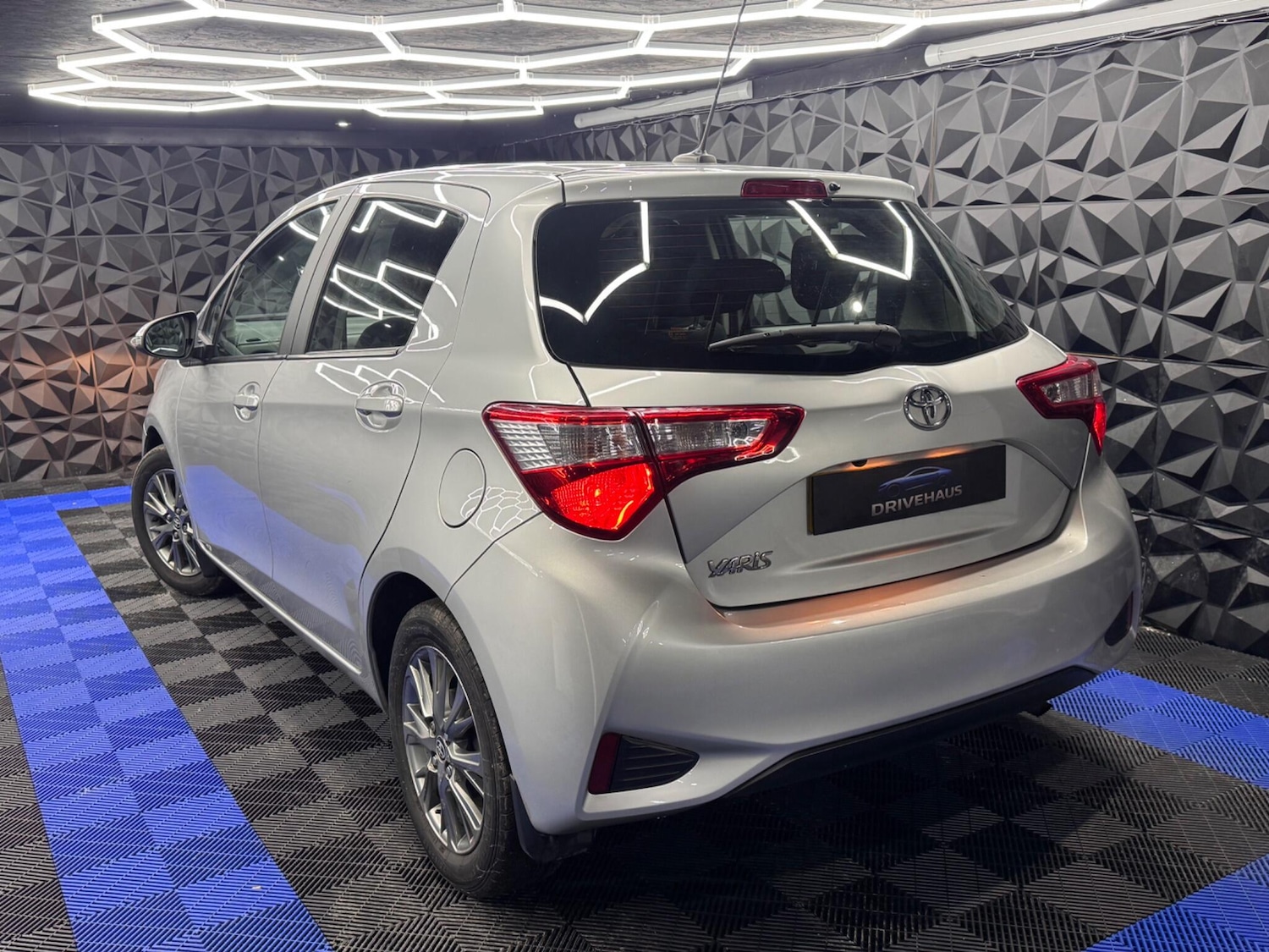 Used Toyota Yaris 2018 for sale - 77130640: Photo 15