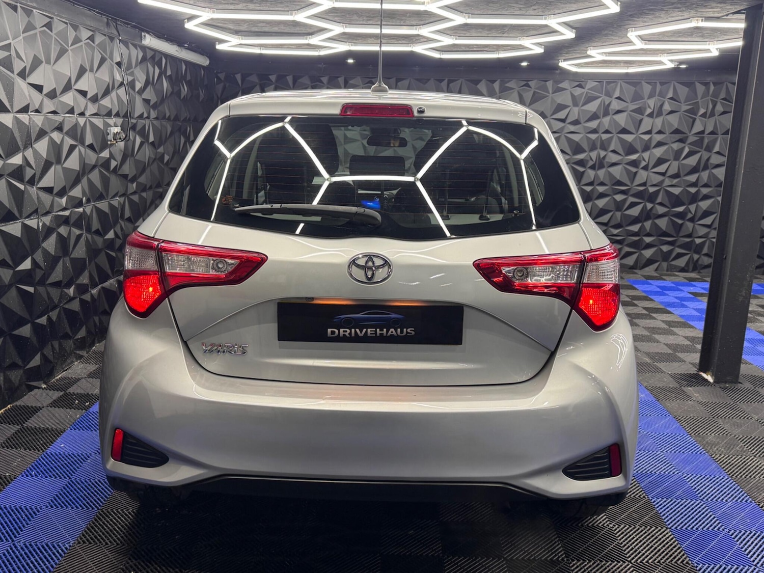 Used Toyota Yaris 2018 for sale - 77130640: Photo 18
