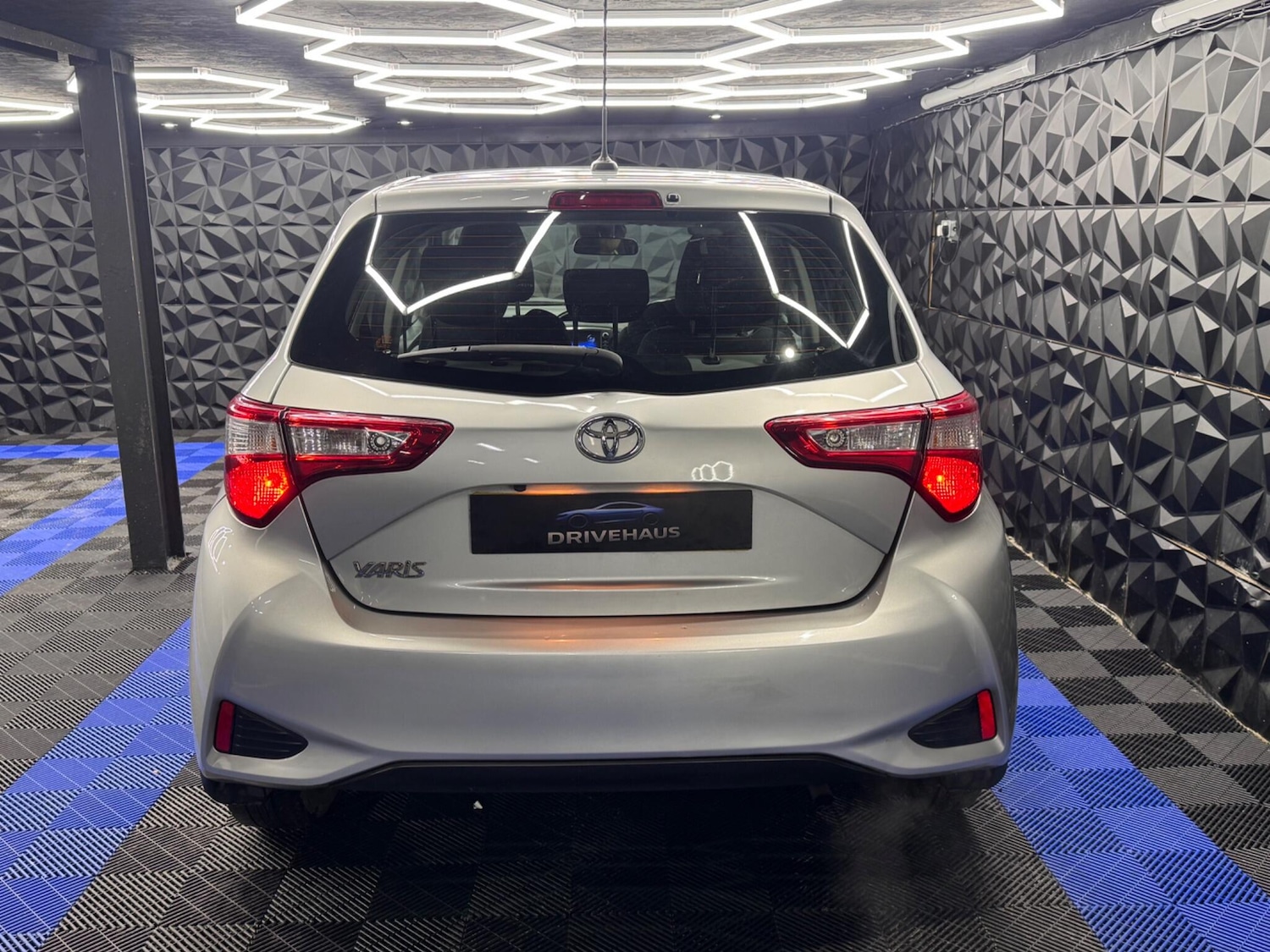 Used Toyota Yaris 2018 for sale - 77130640: Photo 19