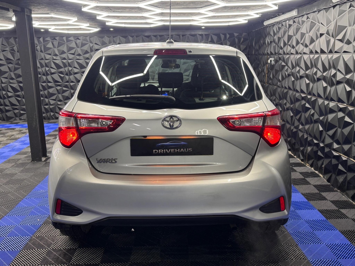 Used Toyota Yaris 2018 for sale - 77130640: Photo 20