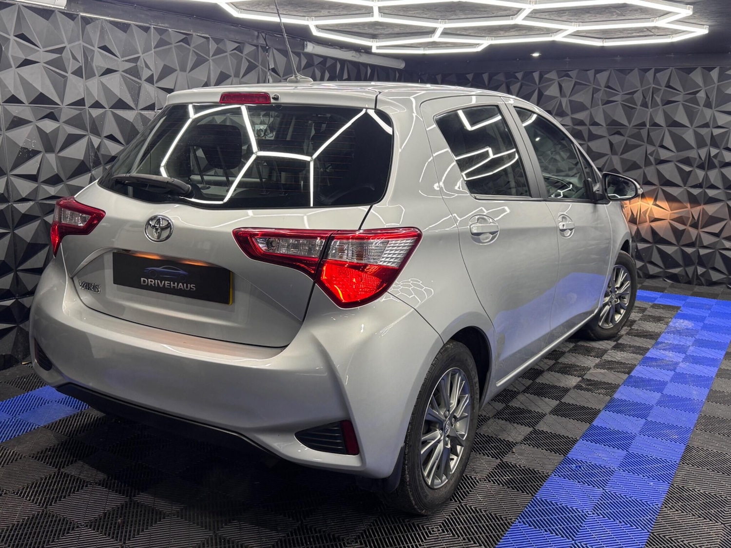 Used Toyota Yaris 2018 for sale - 77130640: Photo 22