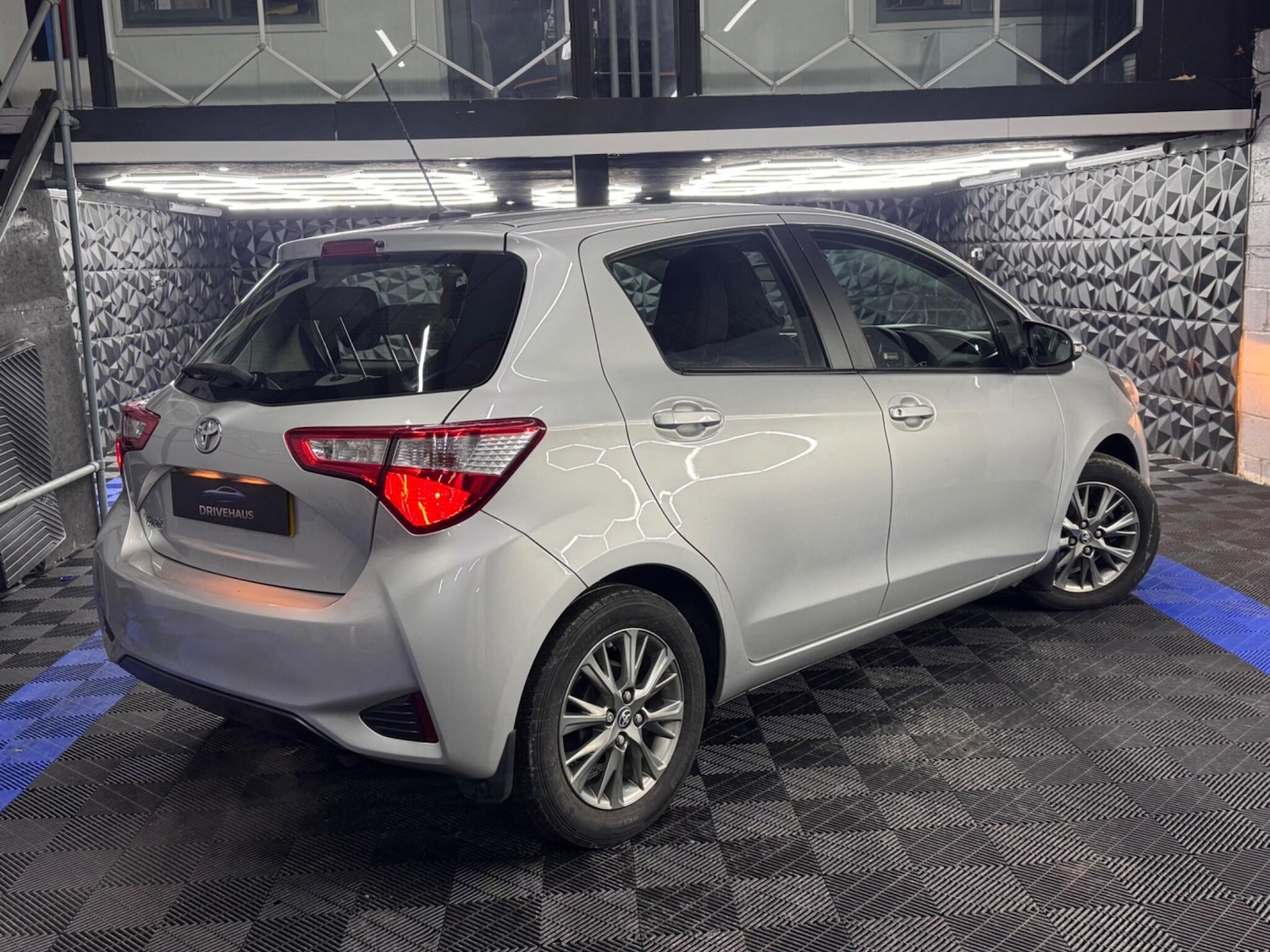 Used Toyota Yaris 2018 for sale - 77130640: Photo 23