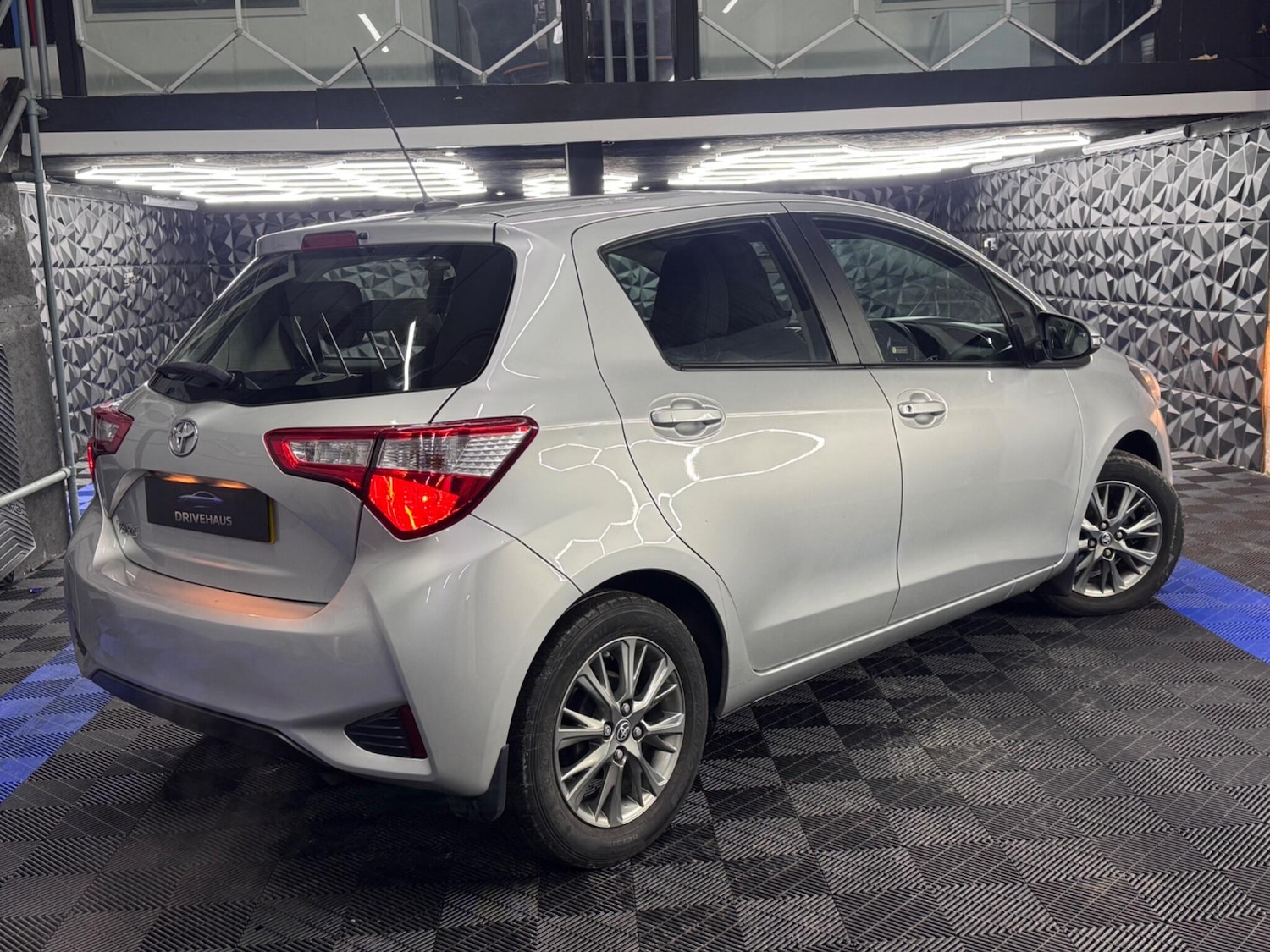 Used Toyota Yaris 2018 for sale - 77130640: Photo 24