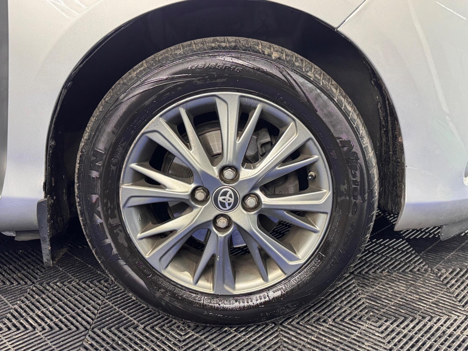 Used Toyota Yaris 2018 for sale - 77130640: Photo 28