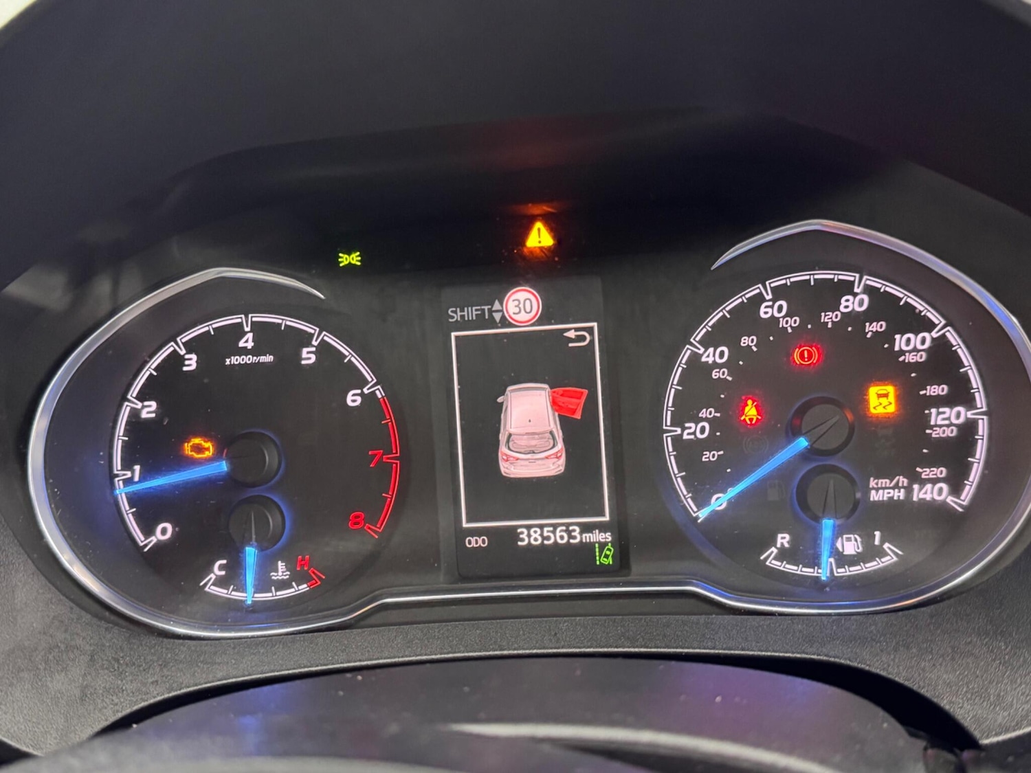 Used Toyota Yaris 2018 for sale - 77130640: Photo 31