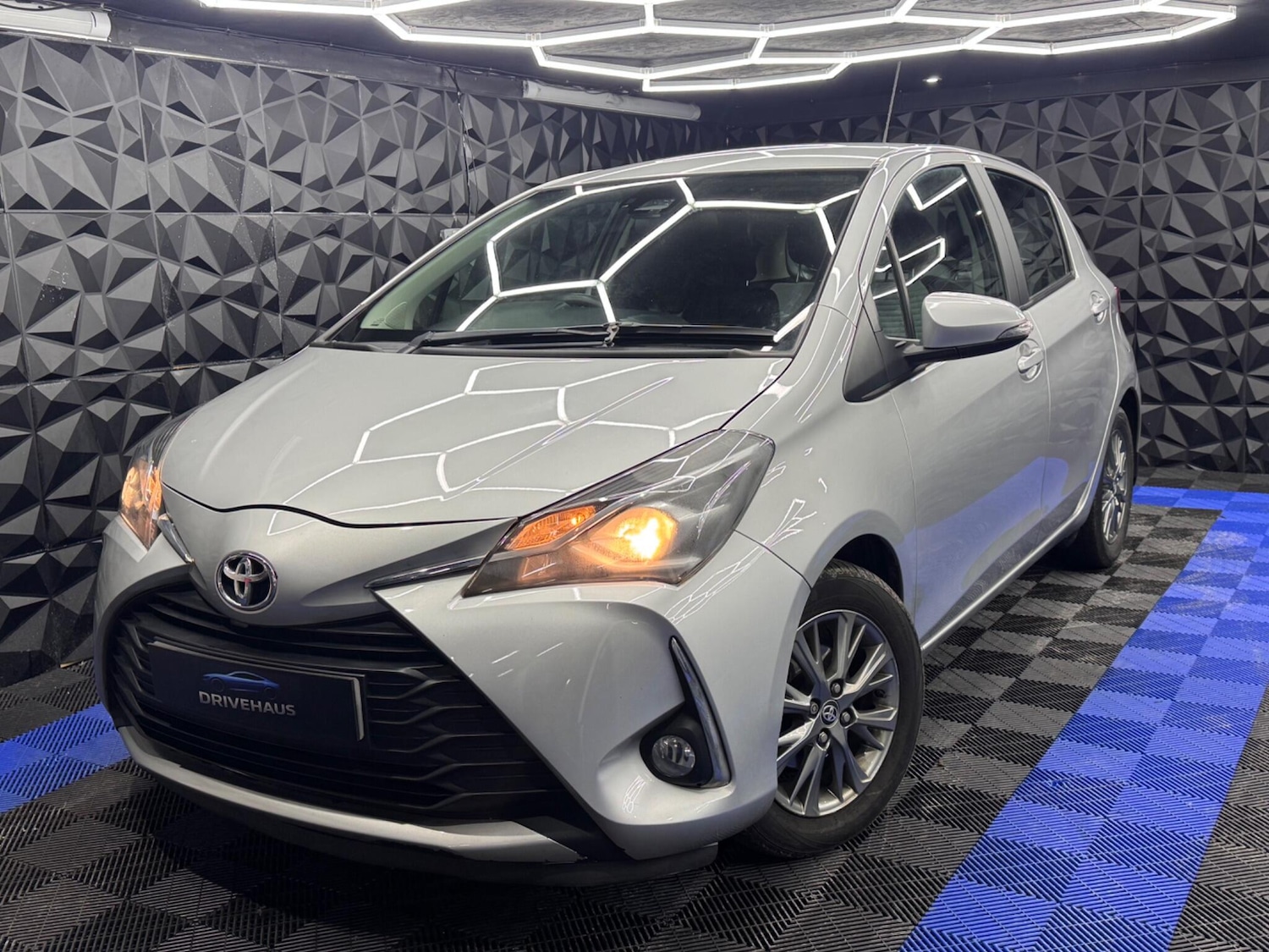 Used Toyota Yaris 2018 for sale - 77130640: Photo 4
