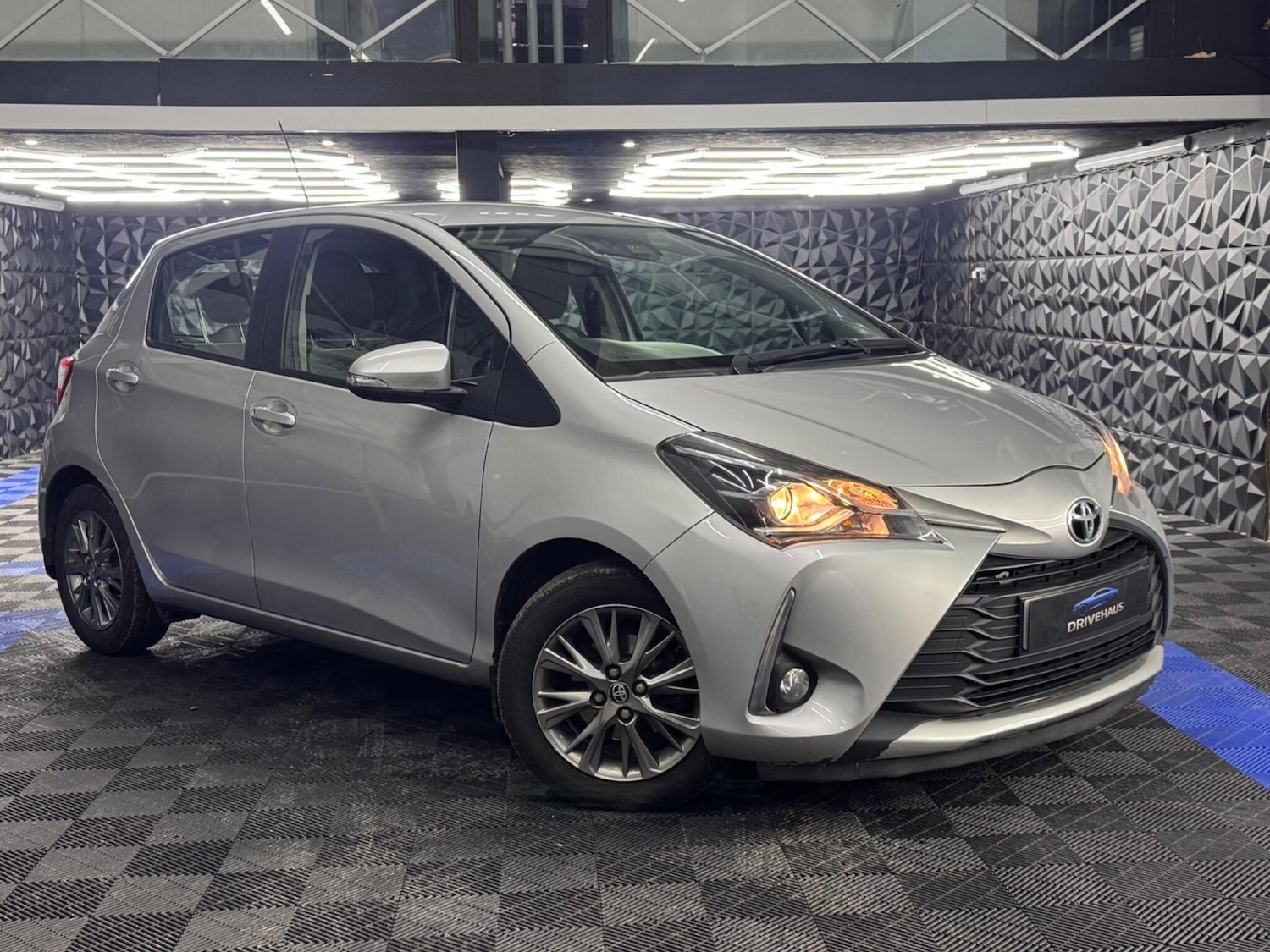 Used Toyota Yaris 2018 for sale - 77130640: Photo 6