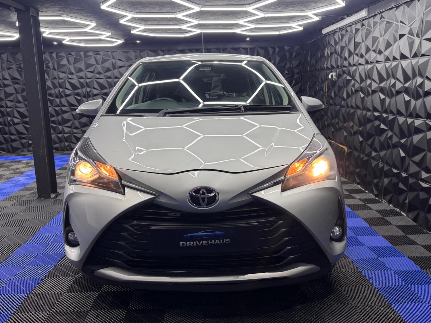 Used Toyota Yaris 2018 for sale - 77130640: Photo 8