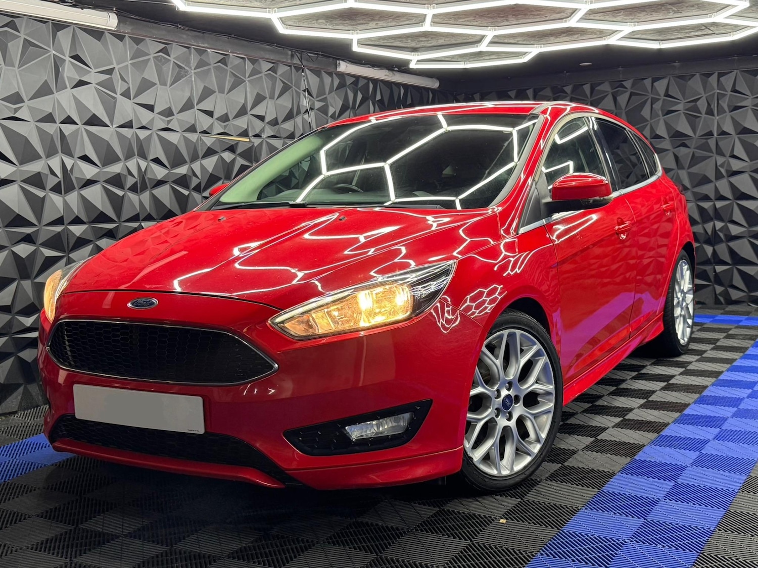 Used Ford Focus 2015 for sale - 77290916: Photo 10