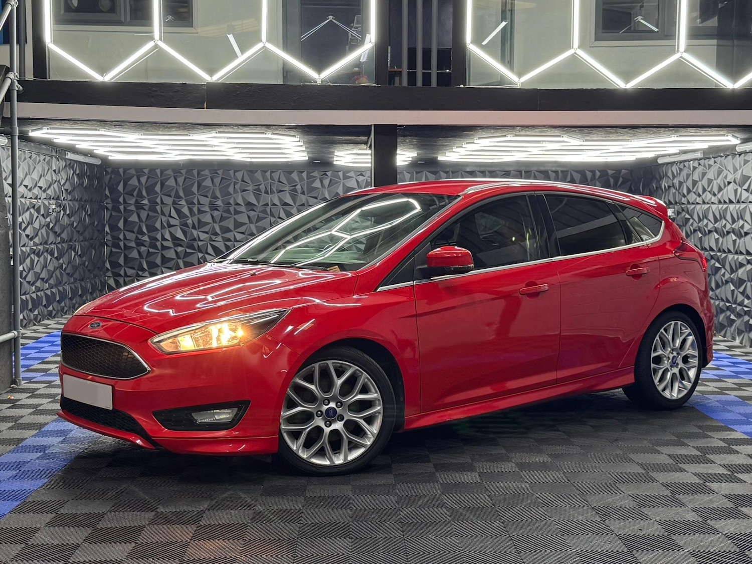 Used Ford Focus 2015 for sale - 77290916: Photo 11