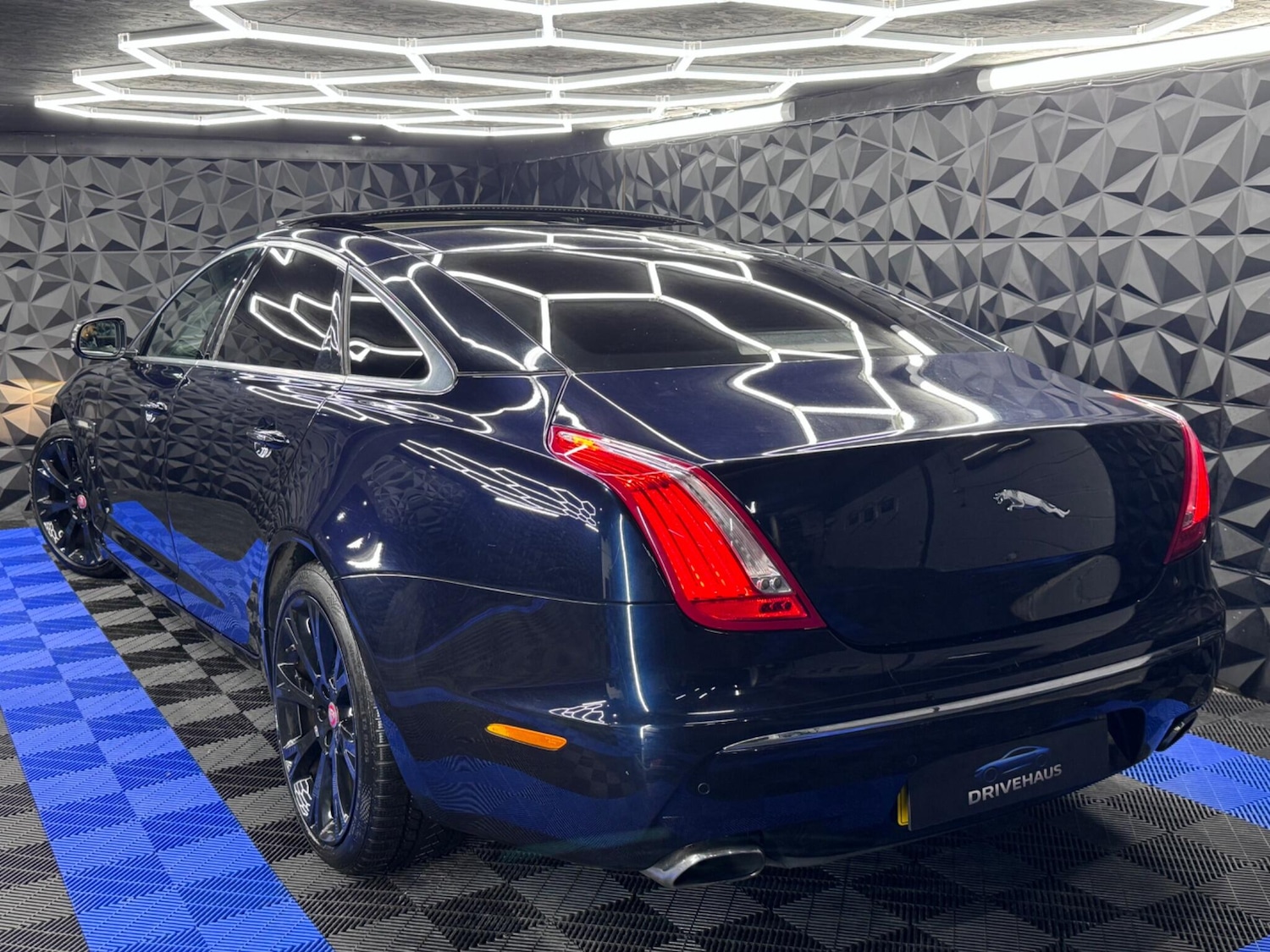 Used Jaguar XJ 2011 for sale - 77060316: Photo 13