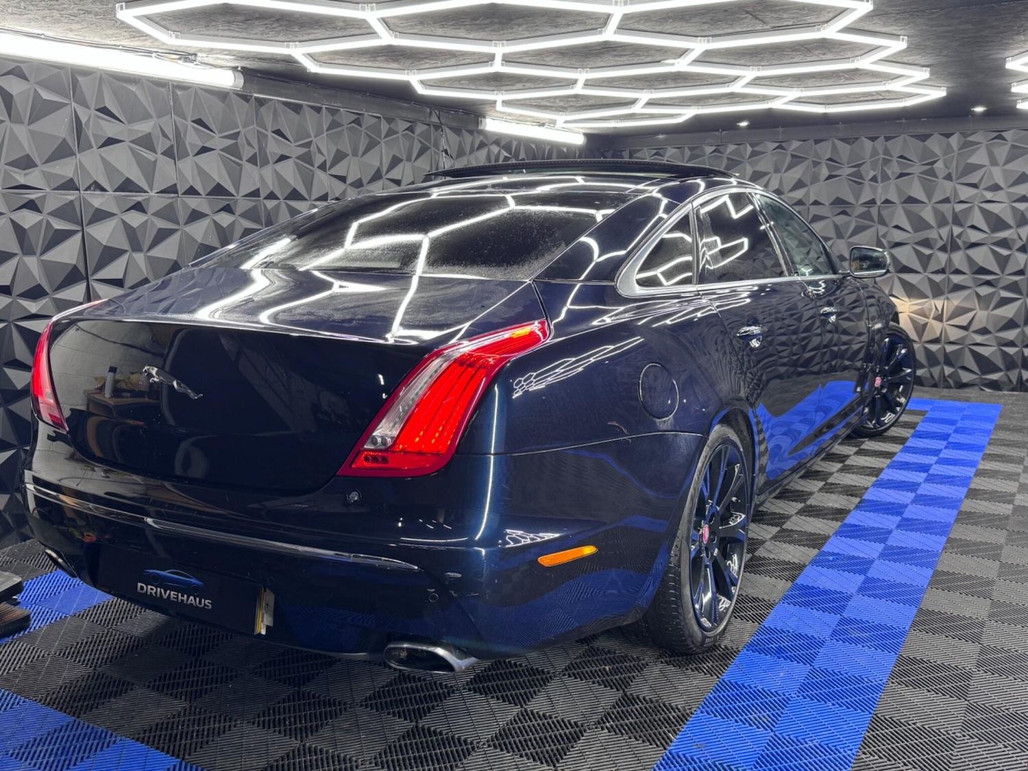 Used Jaguar XJ 2011 for sale - 77060316: Photo 23