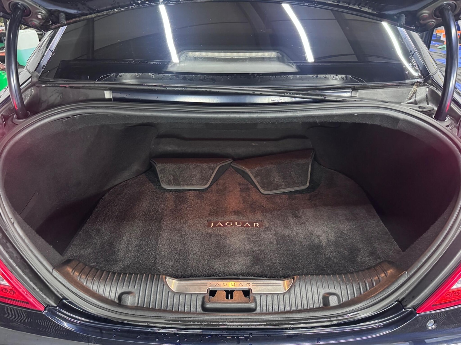 Used Jaguar XJ 2011 for sale - 77060316: Photo 36