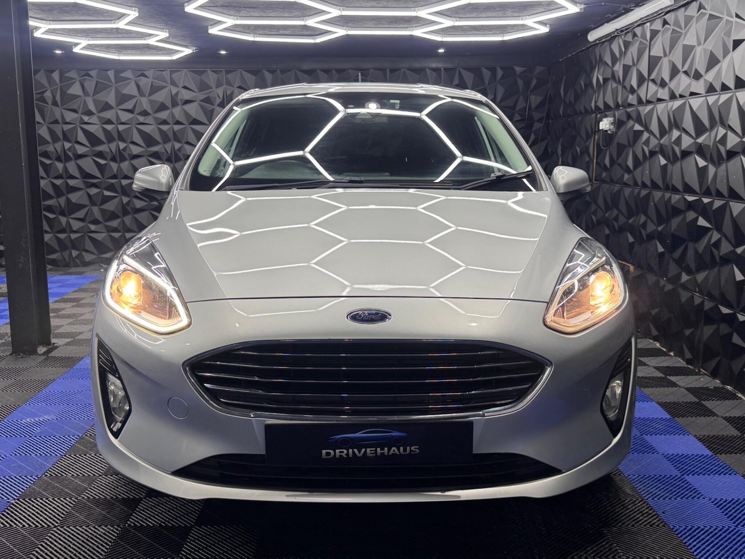 Used Ford Fiesta 2017 for sale - 77029505: Photo 2