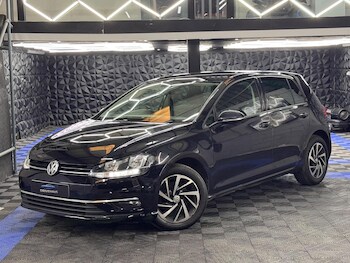 Used Volkswagen Golf 2019 for sale - 78334348: Photo