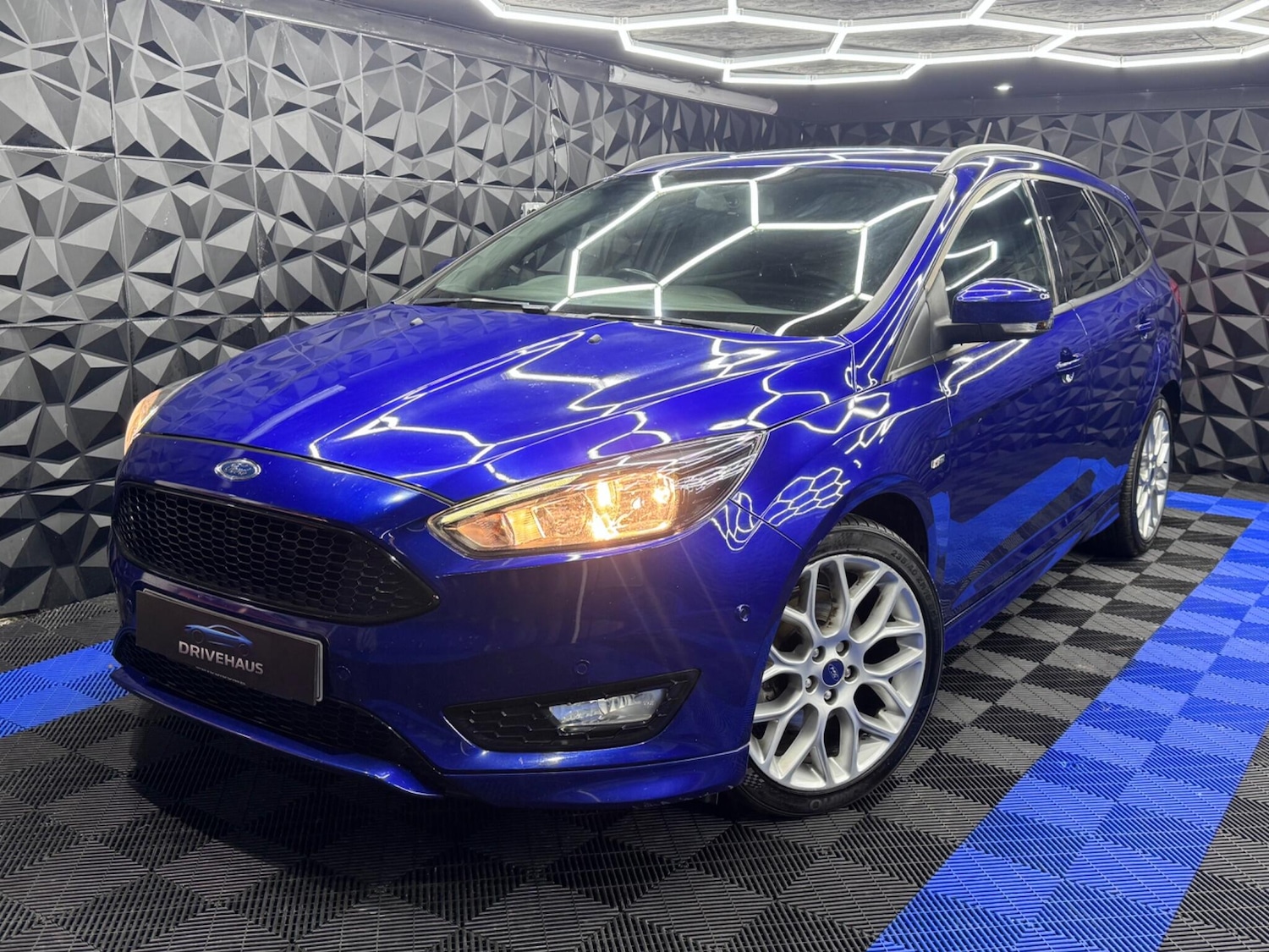 Used Ford Focus 2017 for sale - 76512379: Photo 11